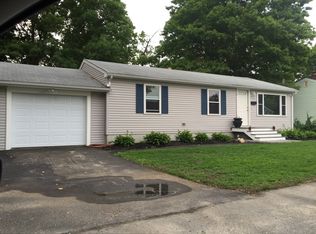 6 Carolyn St, Coventry, RI 02816