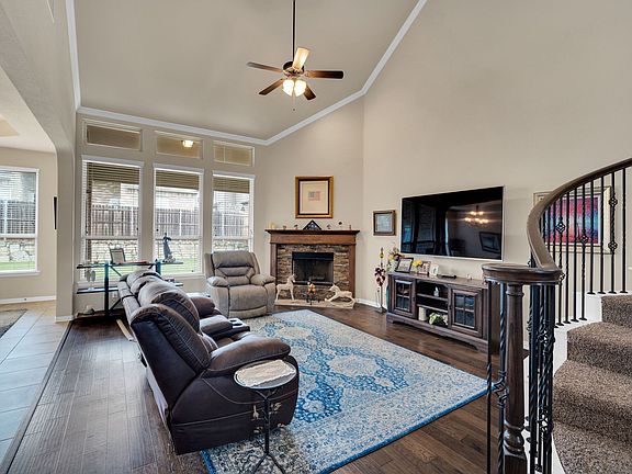 3rd image of 409 Brookdale Dr