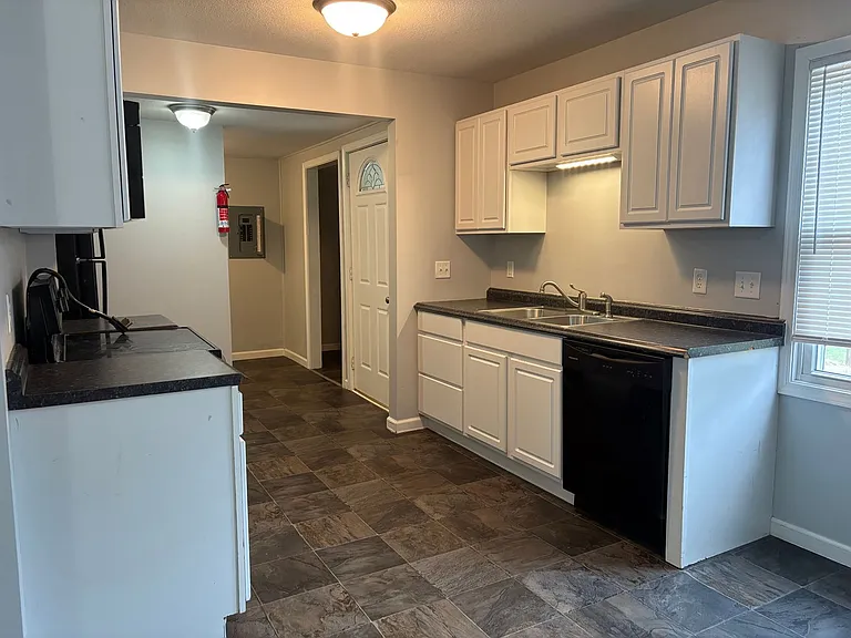 4416 S Cherry St — Photo 4