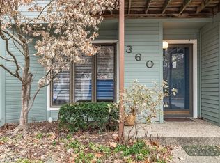 360 Crescent Spring Dr, Louisville, KY 40206