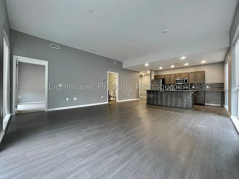 555 Michigan St NE #202 — Photo 15