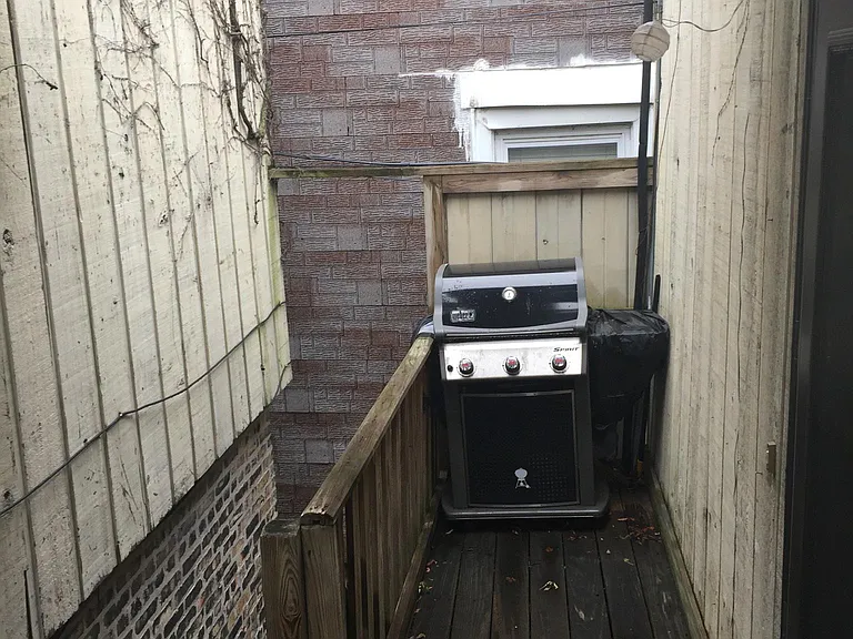 1626 N Cleveland Ave #COACH HOUSE — Photo 2