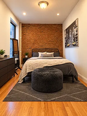 Bedroom, photo 1