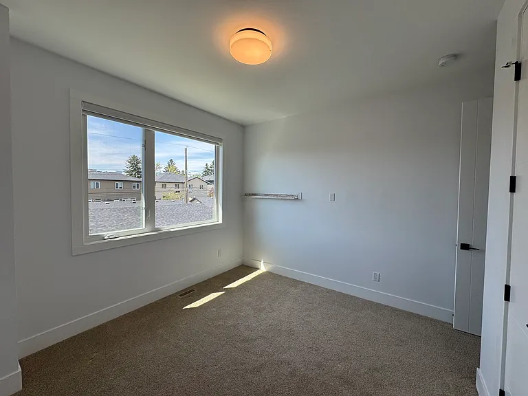 521 23rd Ave NE #521A — Photo 30