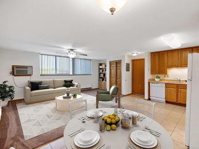 Raintree West Apartments — Photo 5