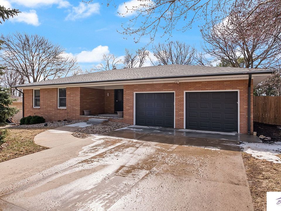 1st image of 11933 Hickory Rd