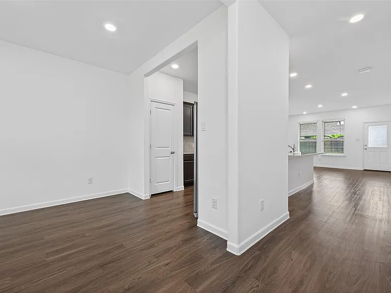 16108 Dockside St — Photo 4