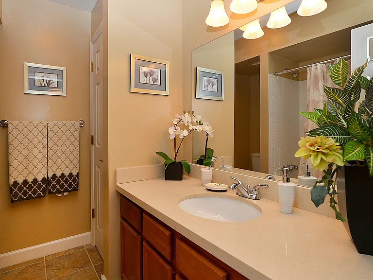Alta Mar at Broadwater Apartments — Photo 13