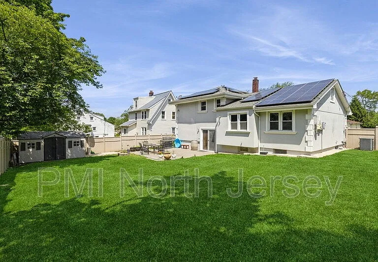 150 Pleasant Ave — Photo 45