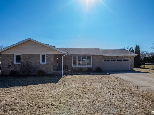 924 E Emerson St, Morton, IL 61550