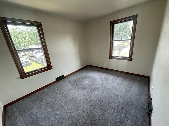 5th image of 3457 N Main St #1