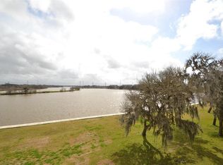 18800 Egret Bay Blvd APT 105, Houston, TX 77058