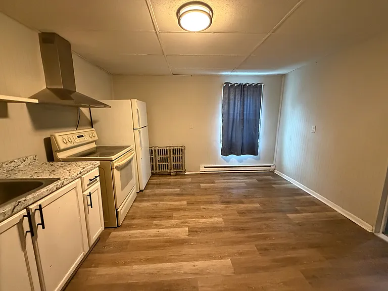 312 Centre St #5 — Photo 4