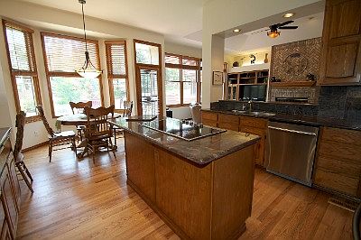 Island kitchen * New Granite!