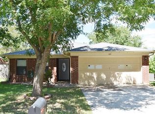 408 Allencrest Dr, White Settlement, TX 76108