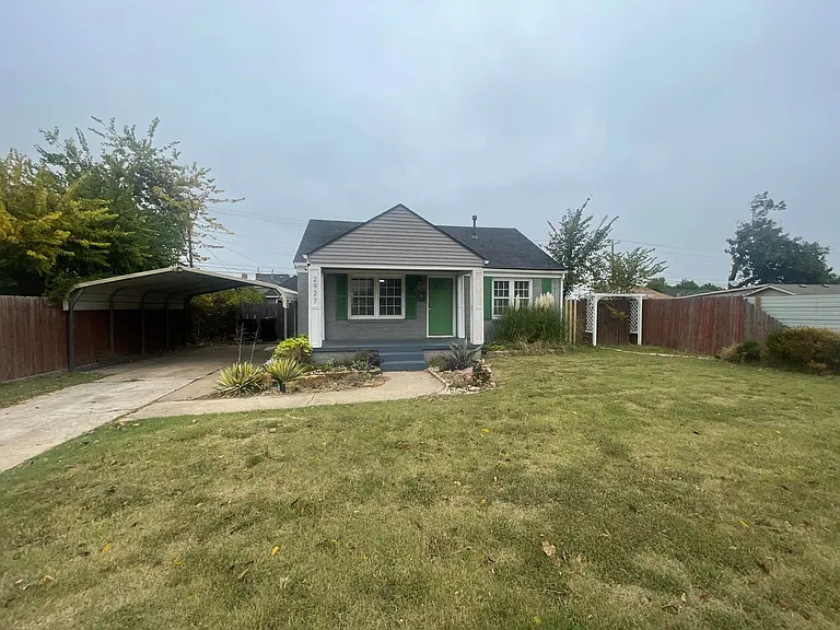 2927 NW 22nd St — Photo 4