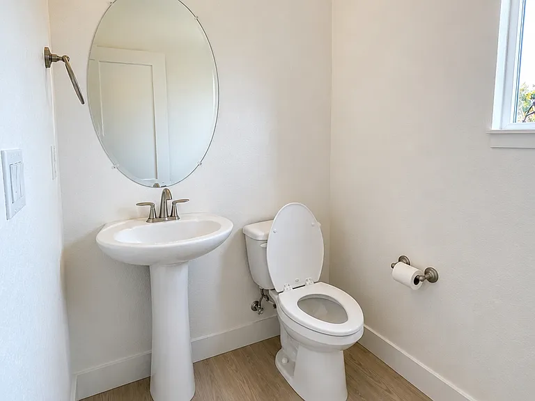411 Toyama Dr — Photo 14