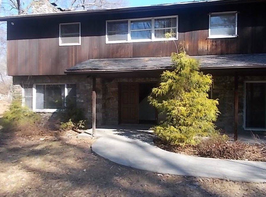 1st image of 17 Penny Ln