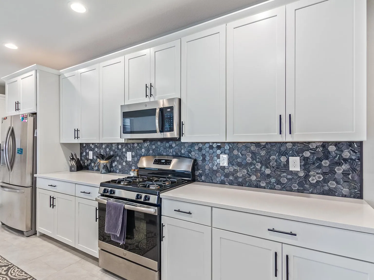 4 bed, 2298 sqft, $2,395 — Photo 4