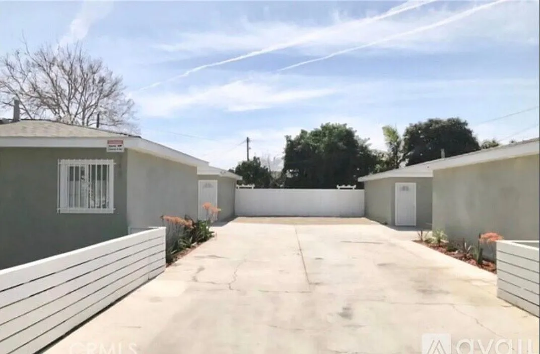 2 bed, 1.0 bath, 940 sqft, $2,500 — Photo 2