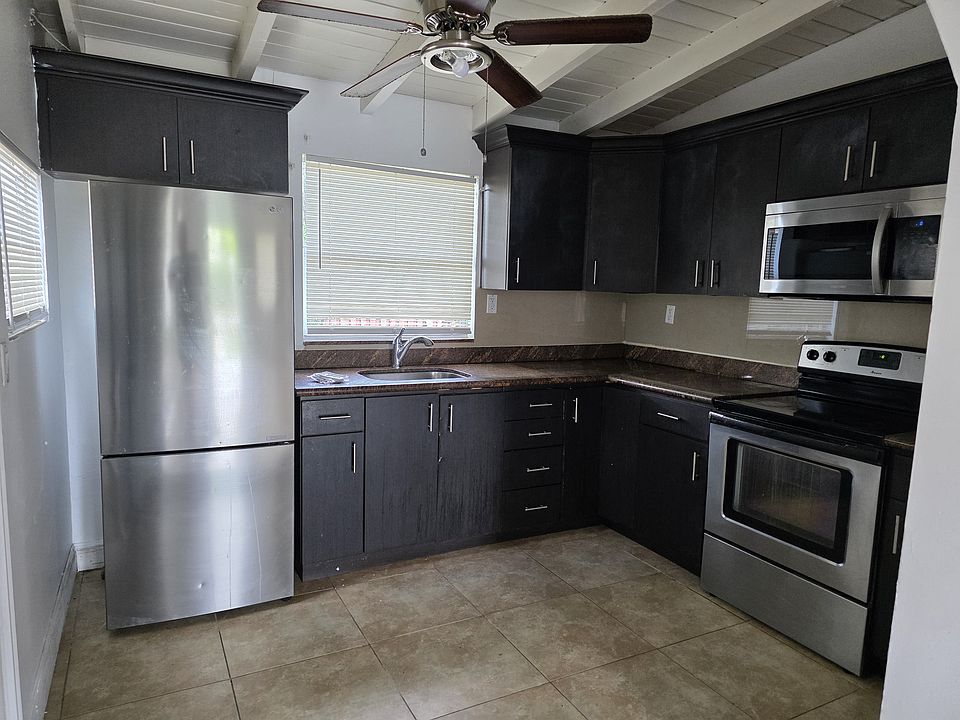 1st image of 3701 SW 48th Ave
