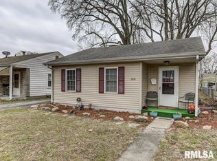 2052 N 21st St, Springfield, IL 62702