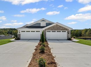 15 Village Dr, Dawsonville, GA 30534