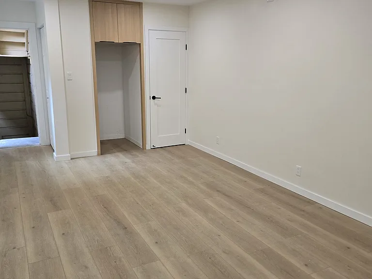 630 Lombard St #5 — Photo 6
