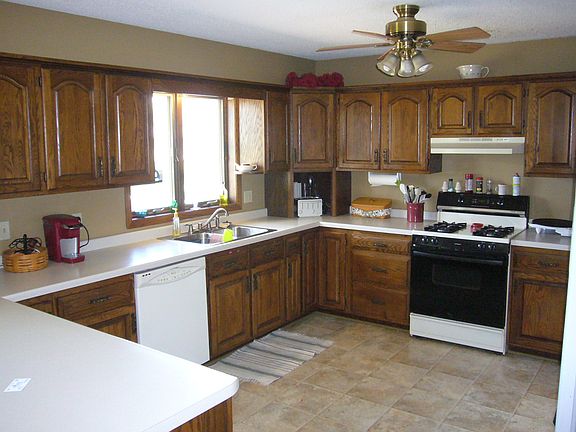5th image of 1203 Lloyd Ln