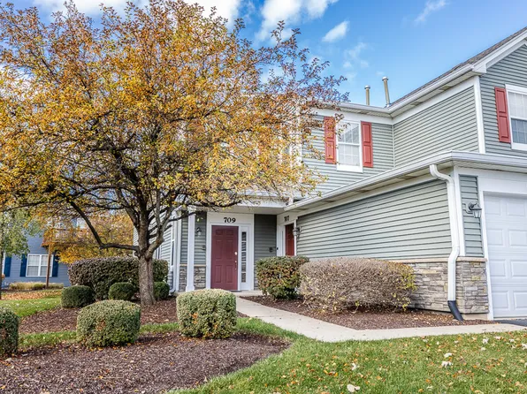 709 Genesee Dr, Naperville, IL 60563