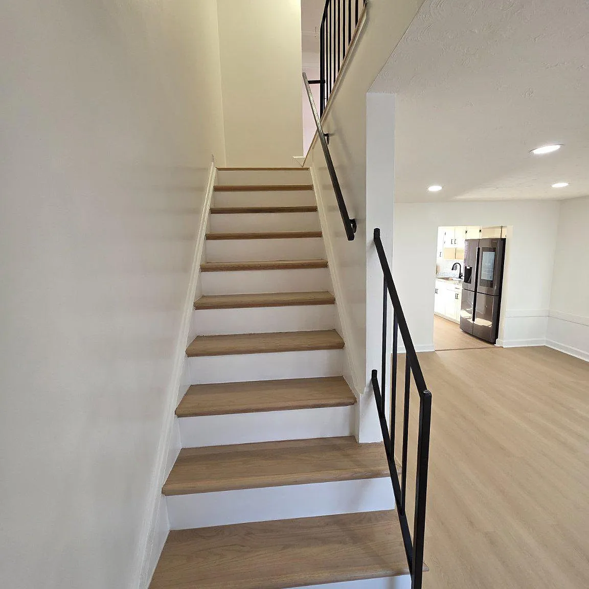 Warfield Condominium — Photo 1