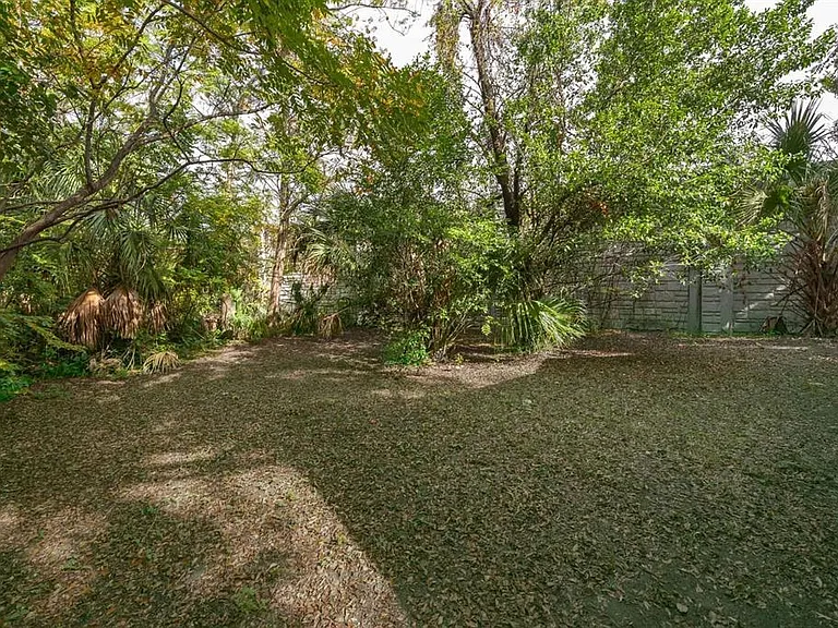 613 Citrus St #B — Photo 8