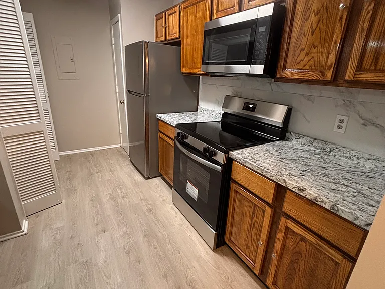 5552 Mountain Springs Cir — Photo 2