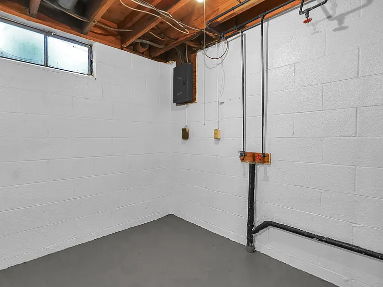 Carnaby Village Townhomes — Photo 27