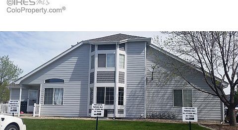 2nd image of 16 Lindenwood Cir