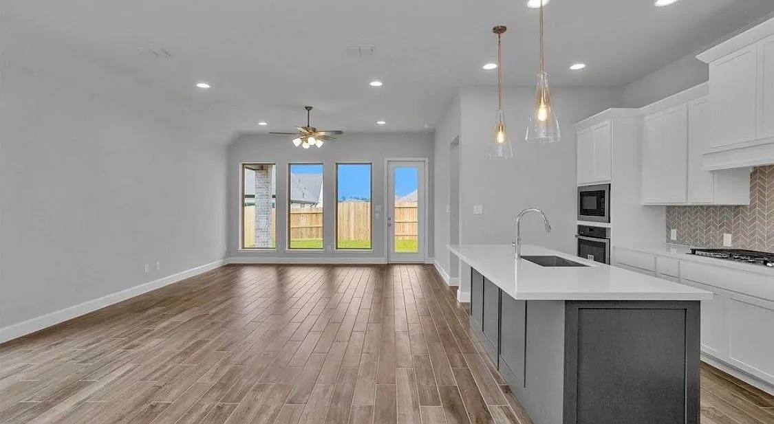 4 bed, 3.0 bath, 2180 sqft, $2,695 — Photo 4