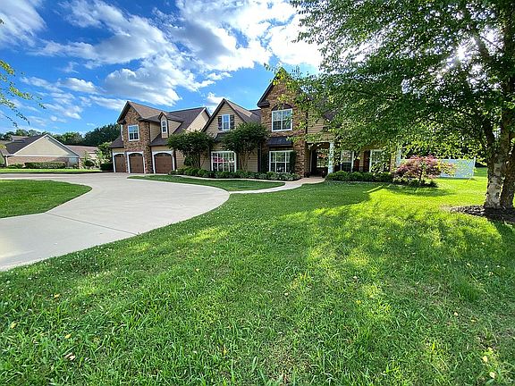 3rd image of 1201 Pine Lake Dr