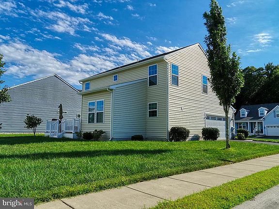 3rd image of 402 Tunbridge Ct