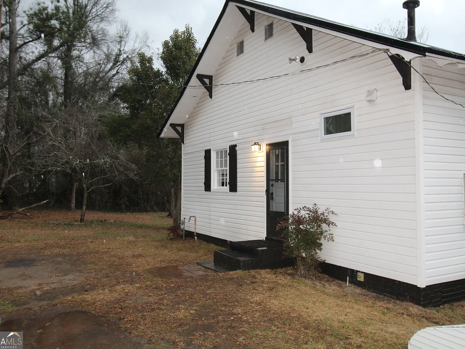 2 bed, 1.0 bath, 1064 sqft, $1,350 — Photo 3