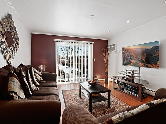 3rd image of 1087 Miller Ln APT 202