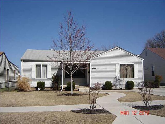1st image of 709 E 7th St #Townhouse