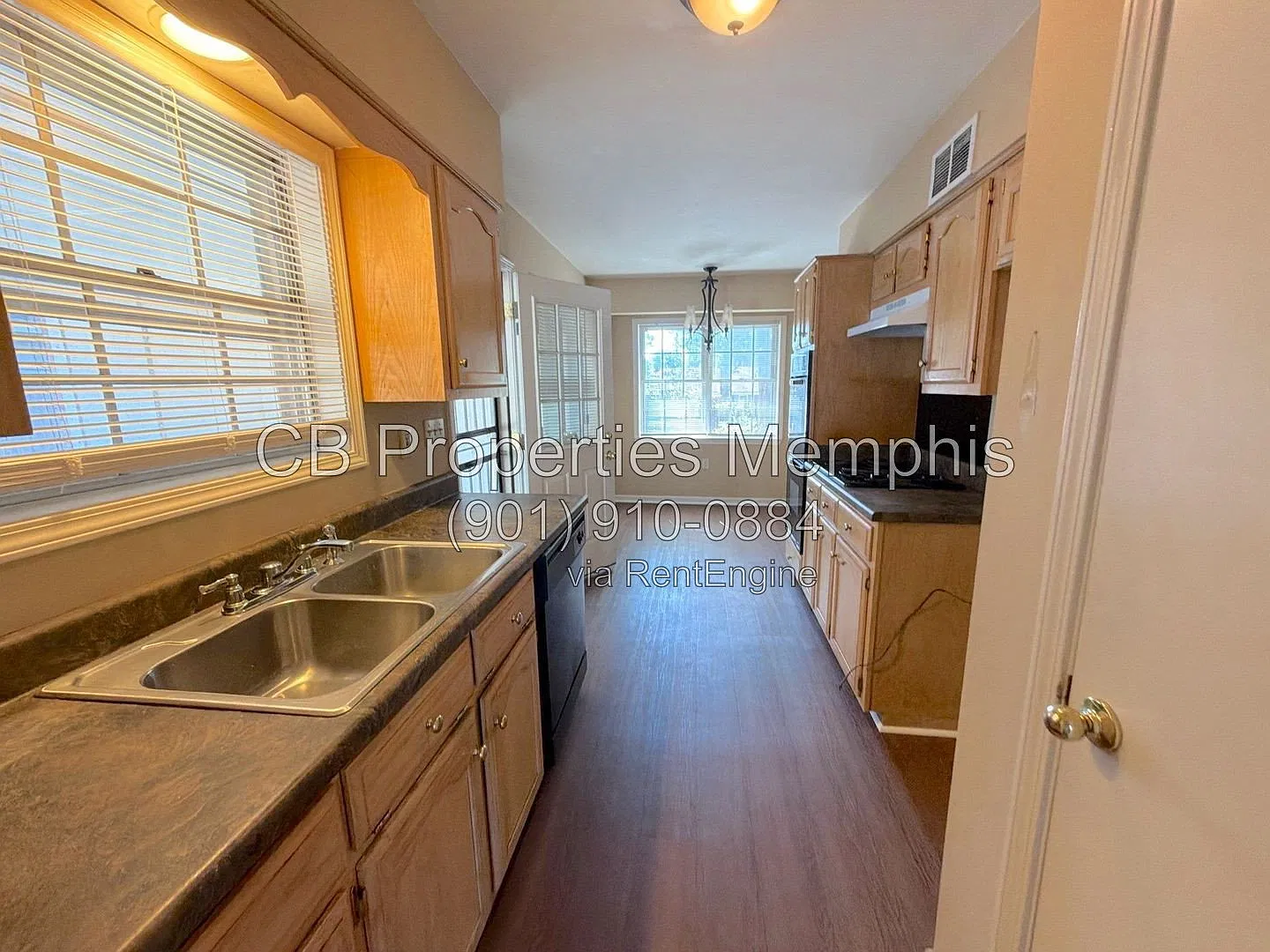 3 bed, 2.0 bath, 1476 sqft, $1,395 — Photo 2