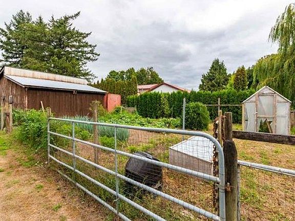 4th image of 43462 Lumsden Rd