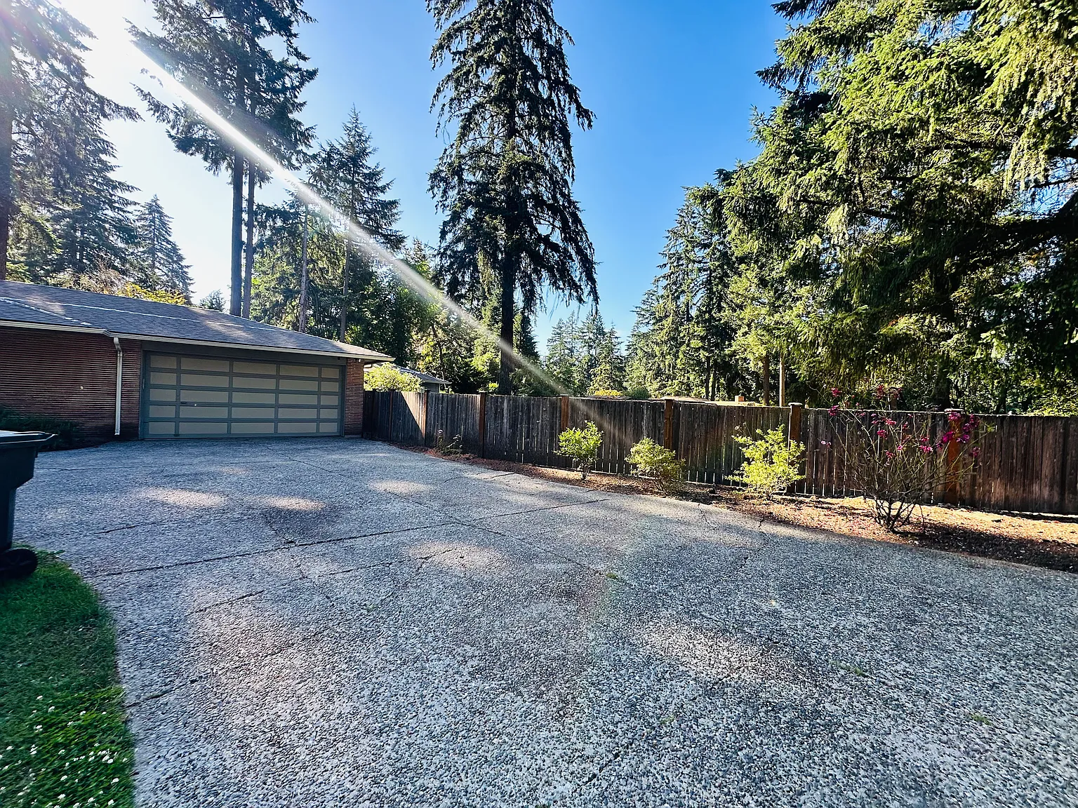 12304 Glenwood Ave SW — Photo 2