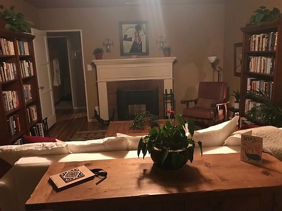3rd image of 6057A Morella Ave