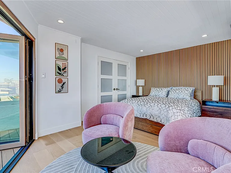 230 40th St #3 — Photo 8