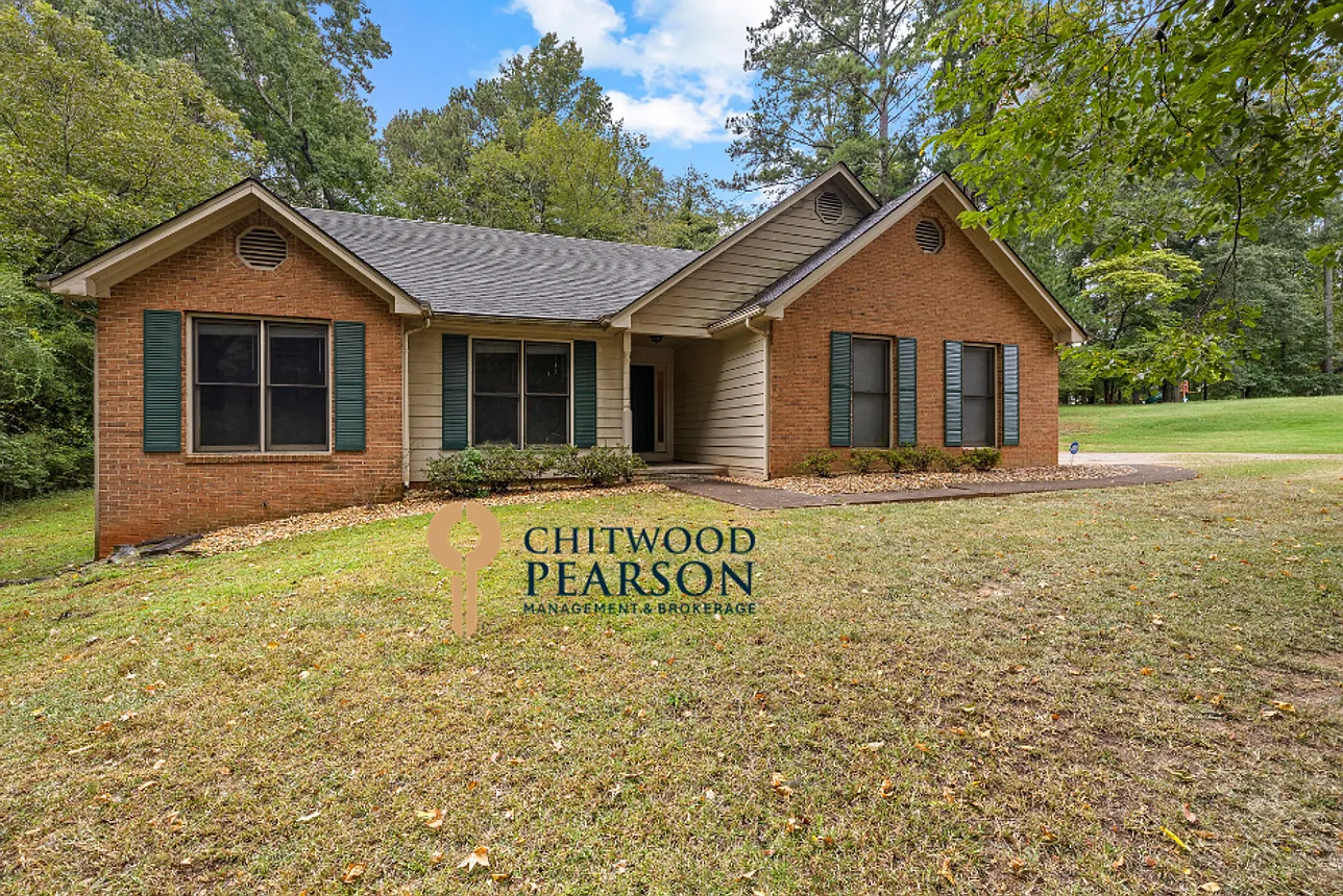 Updated 3BR Ranch Near Downtown Fayetteville — Photo 1