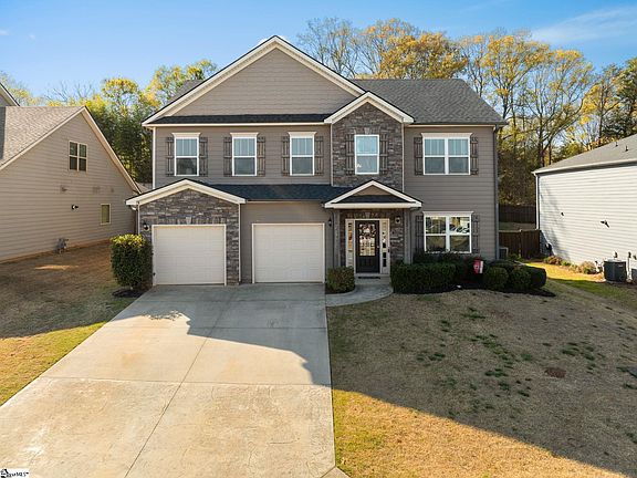 3rd image of 265 Delbourne Ln