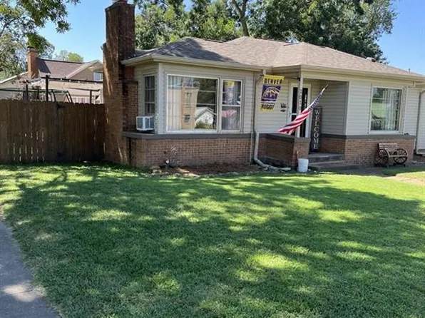 1010 5th St, Oswego, KS 67356