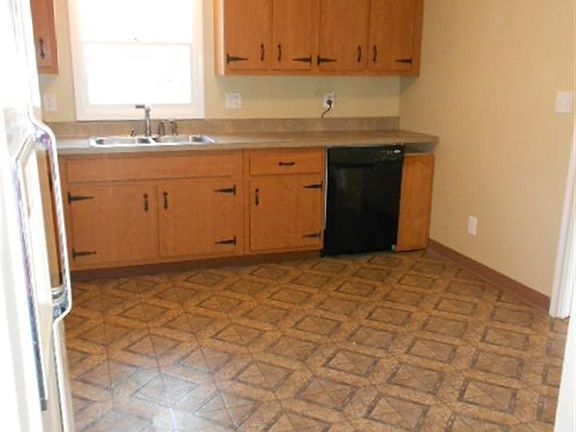 5th image of 131 Orchard Dr